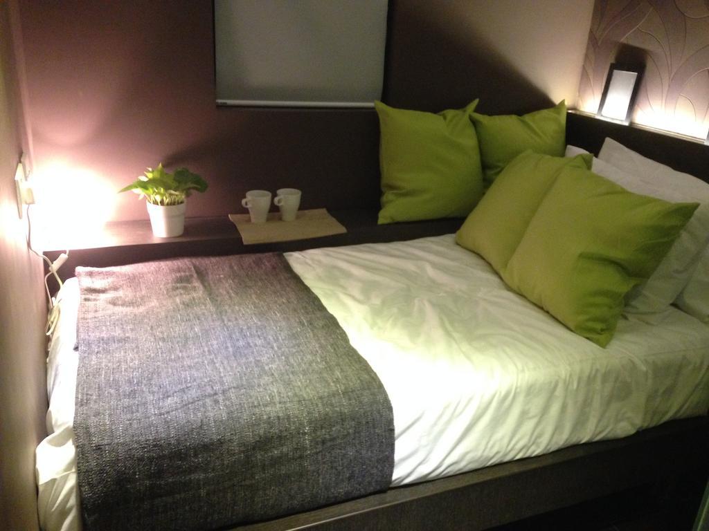 A3 Hotel Hong Kong Room photo